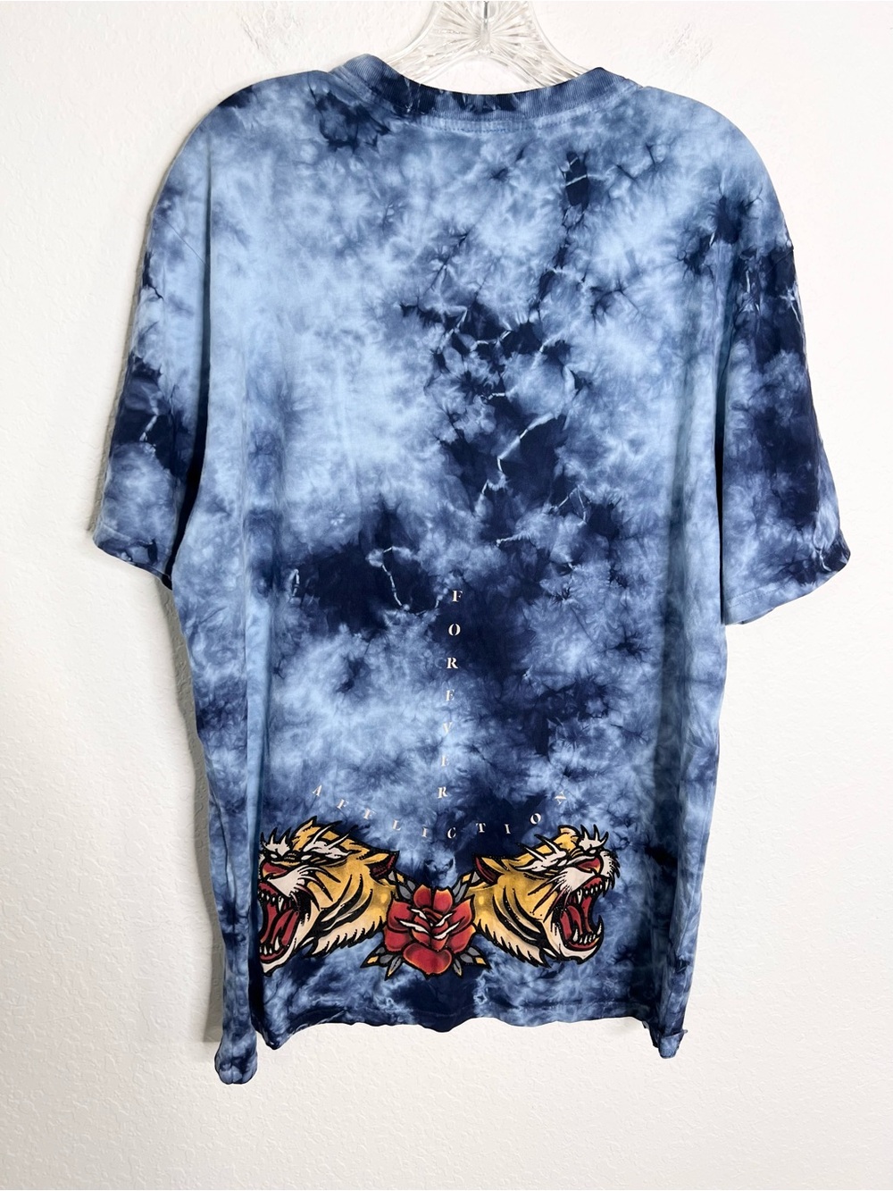 Affliction T Shirt Men’s XL Tie Dye Tiger Studded Roses Rhinestones B24 - Picture 4 of 10